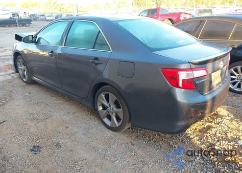 2014 Toyota Camry Se Sport z USA, uszkodzony, nr VIN 4T1BF1FK1EU447616